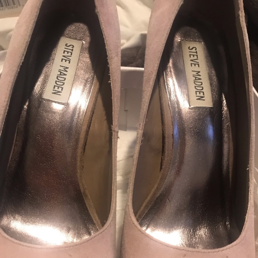 Steve Madden - Blush Suede Pumps - Size 8.5 - Picture 6 of 7